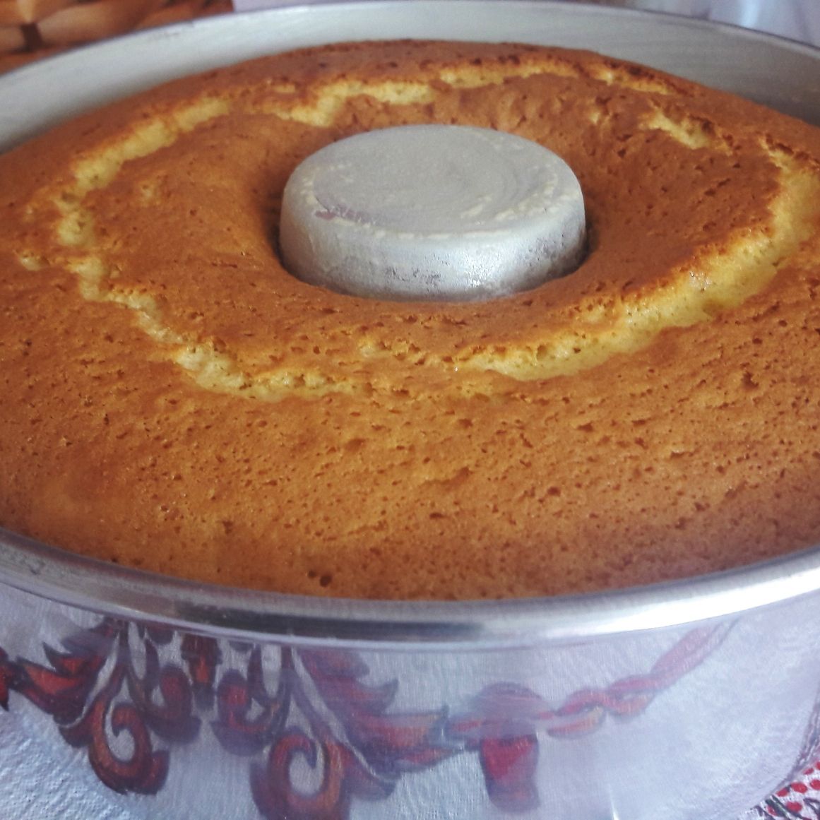 Bolo de fubá com raspas de limão siciliano