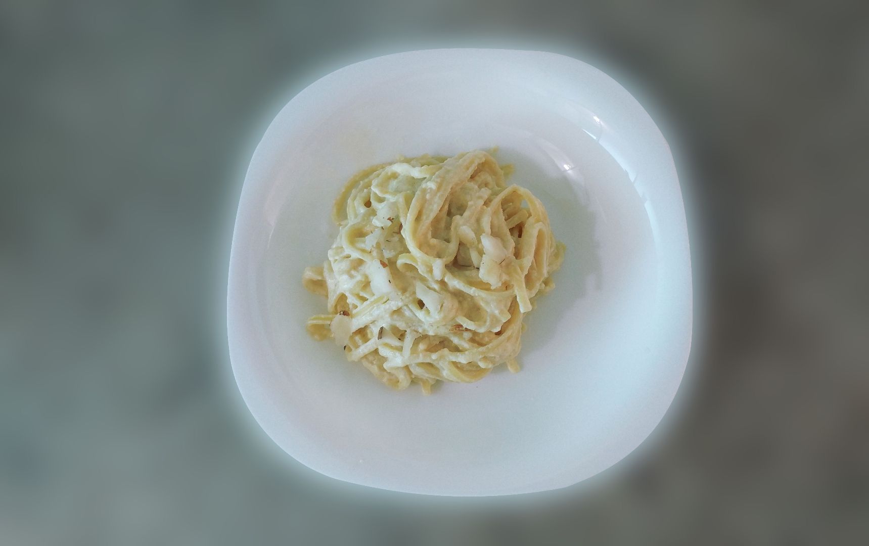 Linguini cremoso com limão