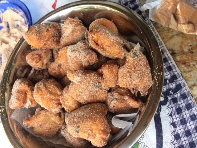 Bolinho de chuva com goiabada Família Bastos