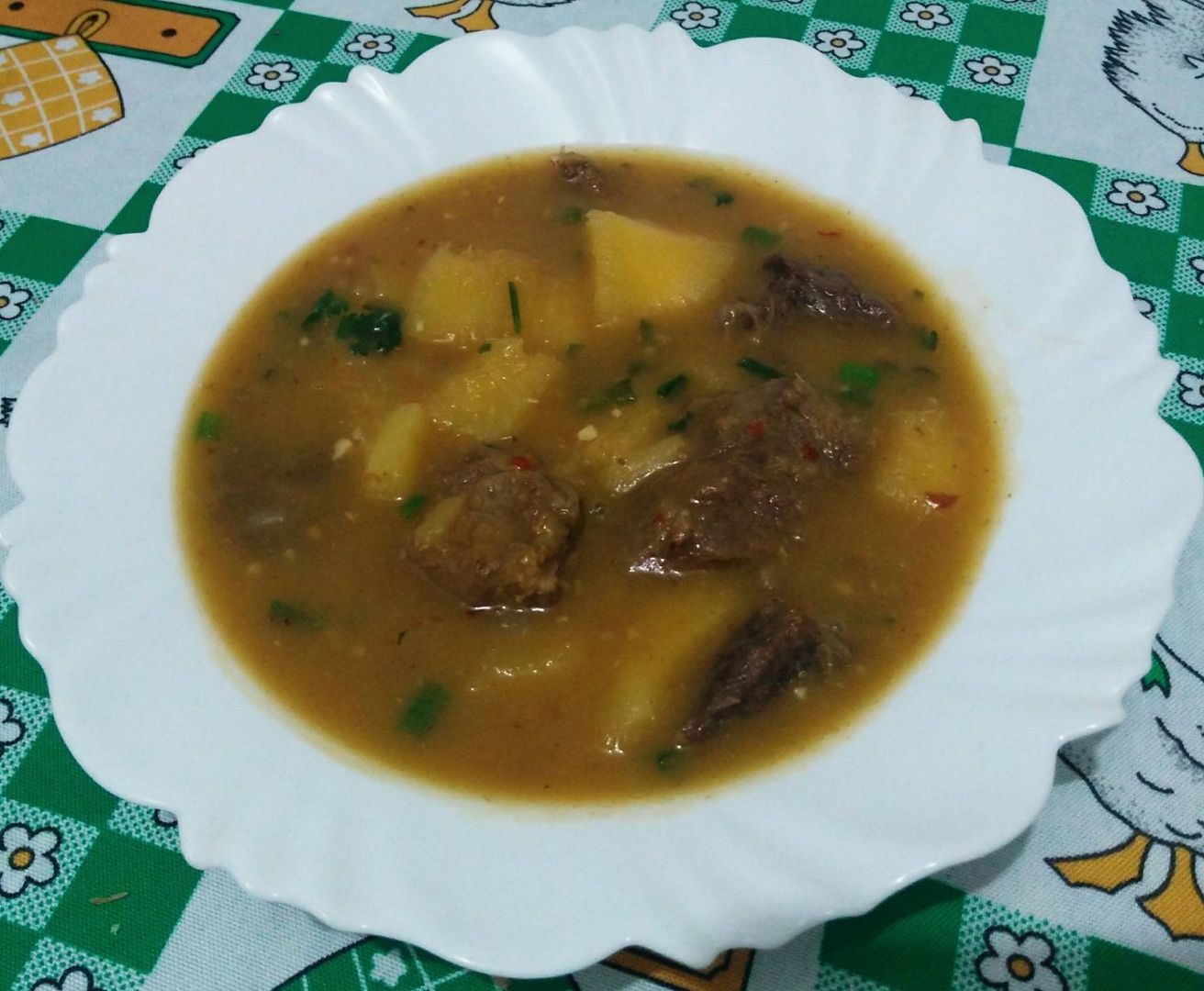 Sopa de mandioca com carne