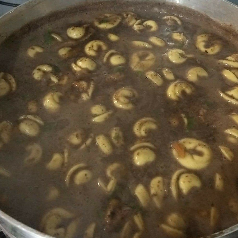 Sopa de feijão com agnoline e legumes