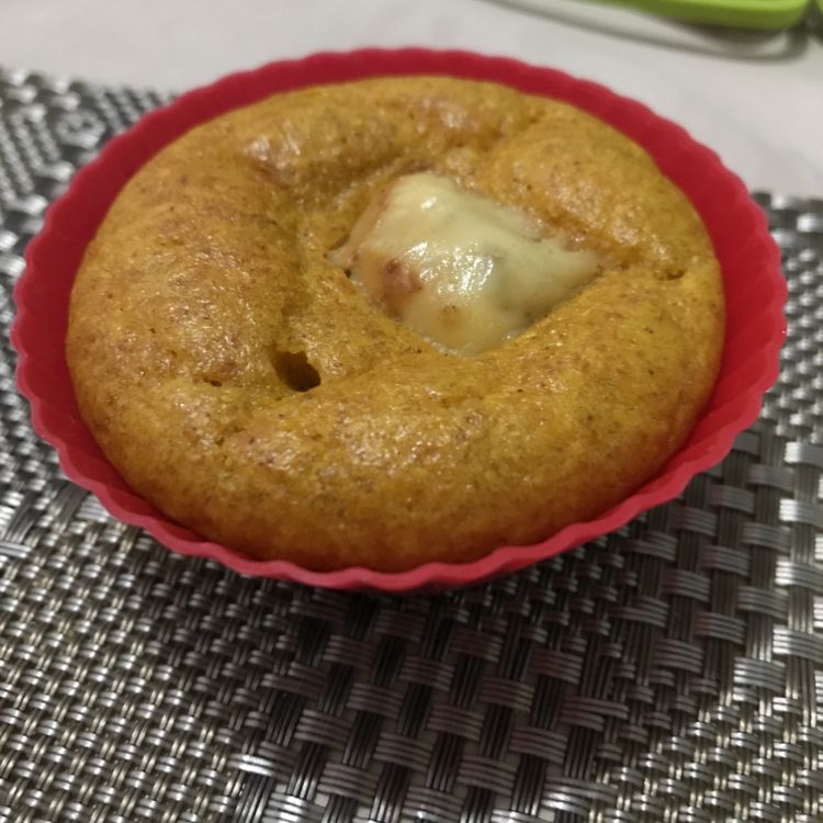 Muffin salgado integral de cenoura e parmesão